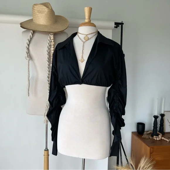 SOLD ❌ BLACK ROUGHED SLEEVE BOLERO TOP - Picture 4 of 4